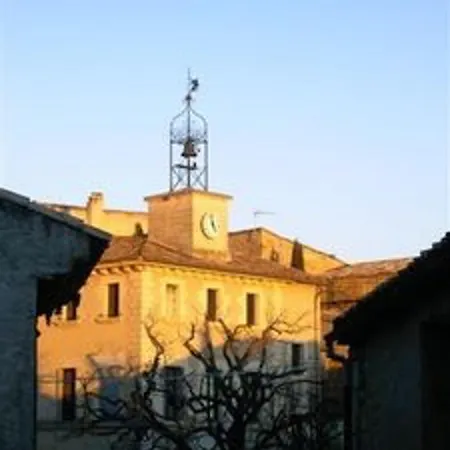 Holiday home Maison Accueillante A Avec Jardin Clos Reillanne